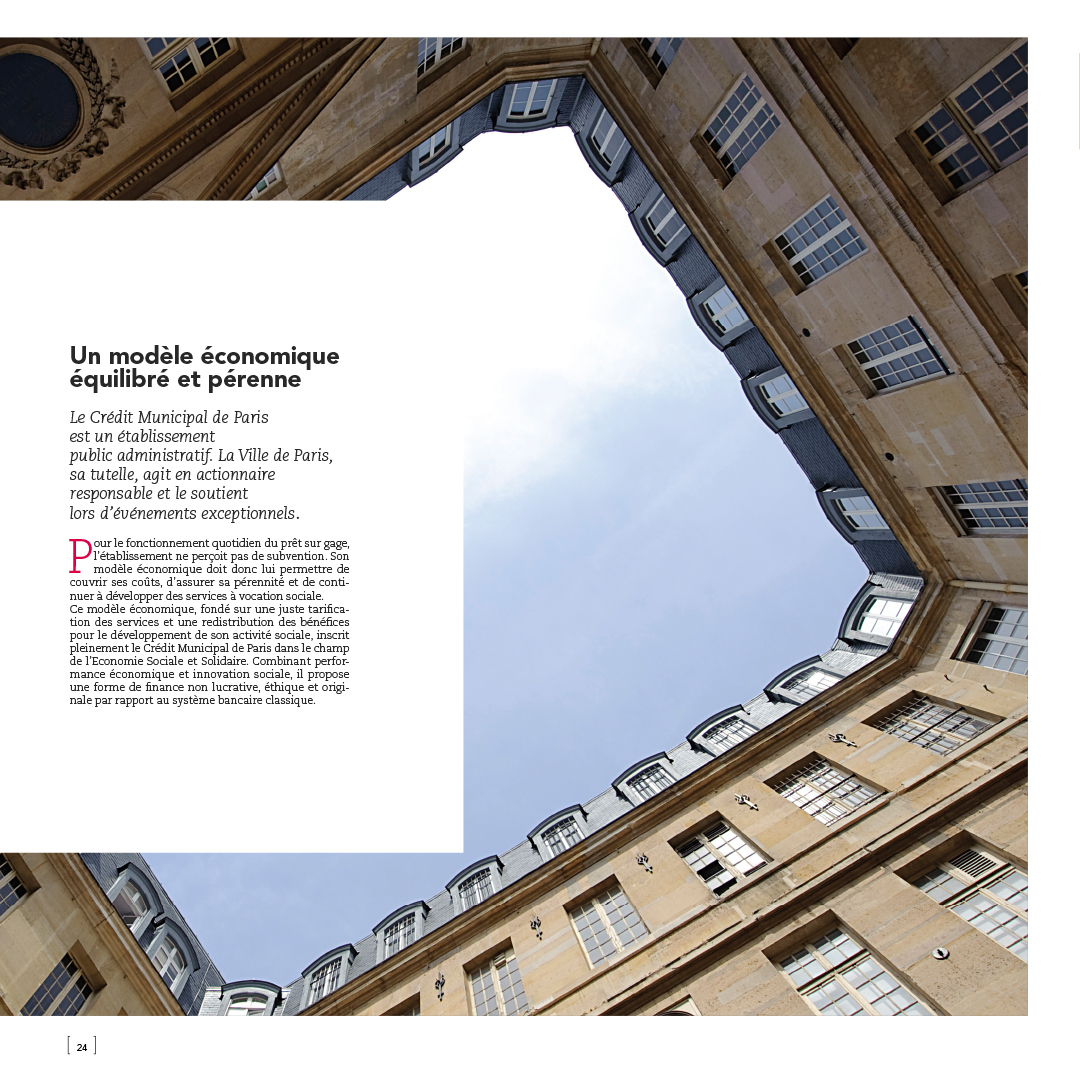 Double page, en fond, une photo d’une vue du ciel depuis la cour d’un immeuble parisien, à gauche dans un encadré blanc, un bloc de texte.