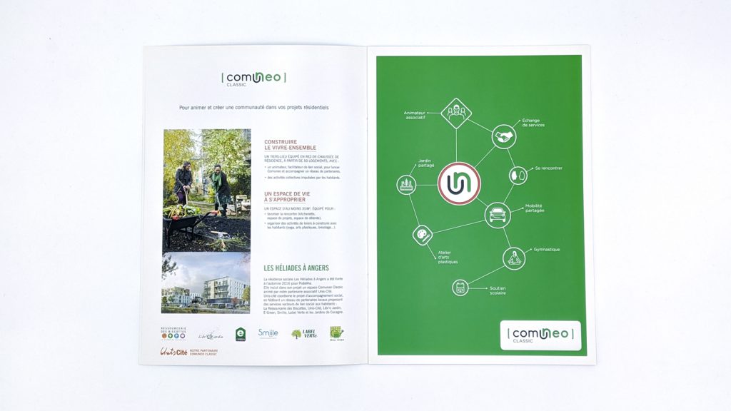 Double page d’une brochure, à gauche texte et images cohabitent, à droite, un graphe de pictogrammes sur fond vert. Double page d’une brochure, à gauche texte et images cohabitent, à droite, un graphe de pictogrammes sur fond vert. Double page d’une brochure, à gauche texte et images cohabite, à droite, un graphe de pictogrammes sur fond vert.