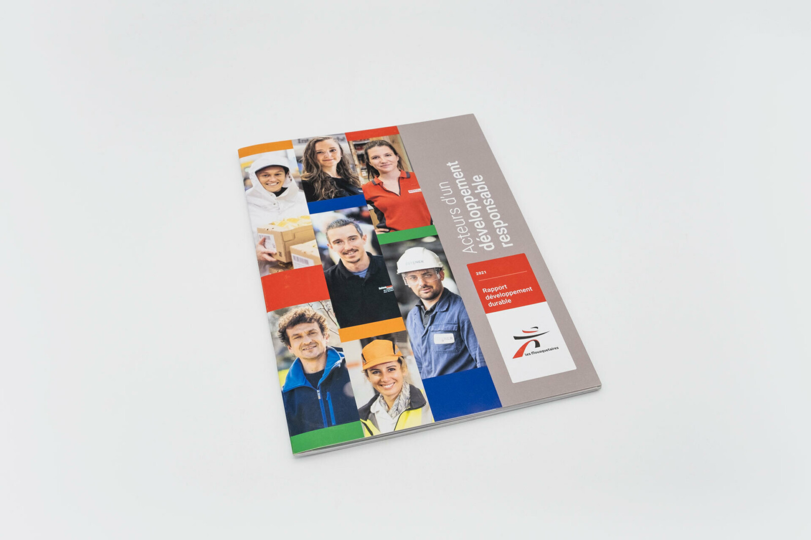 Couverture du rapport développement durable relié en dos carré collé Couverture du rapport développement durable relié en dos carré collé