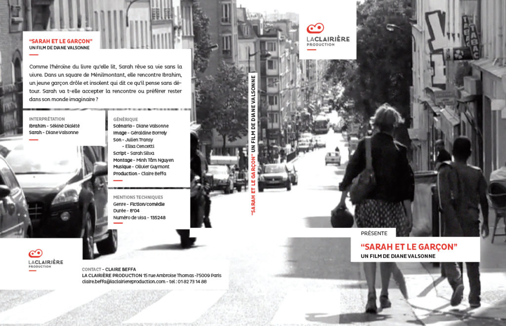 Jaquette du DVD « Sarah et le garçon », un Screenshot du film noir et blanc en fond, des zones en réserves blanches accueil le texte.