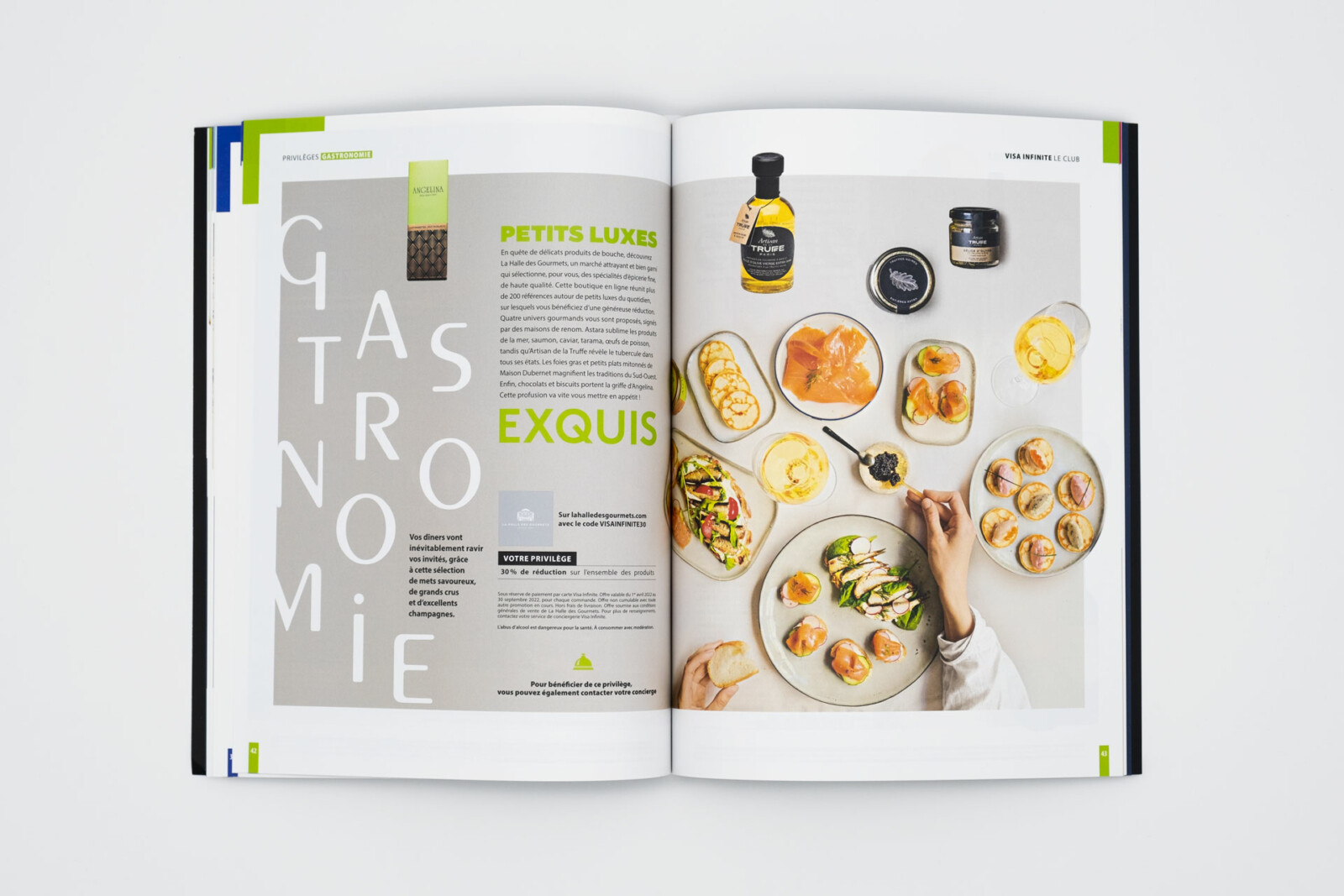 Double page d'ouverture de rubrique dédié à la gastronomie, pour cette parution "La Halle des Gourmets" est à l'honneur.
